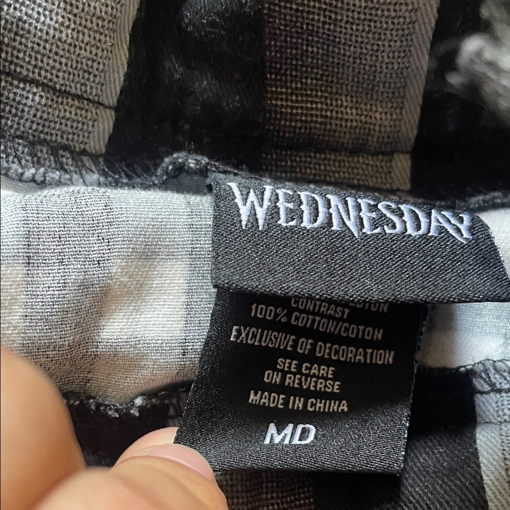 Hot Topic Wednesday Set - Picture 5 of 6